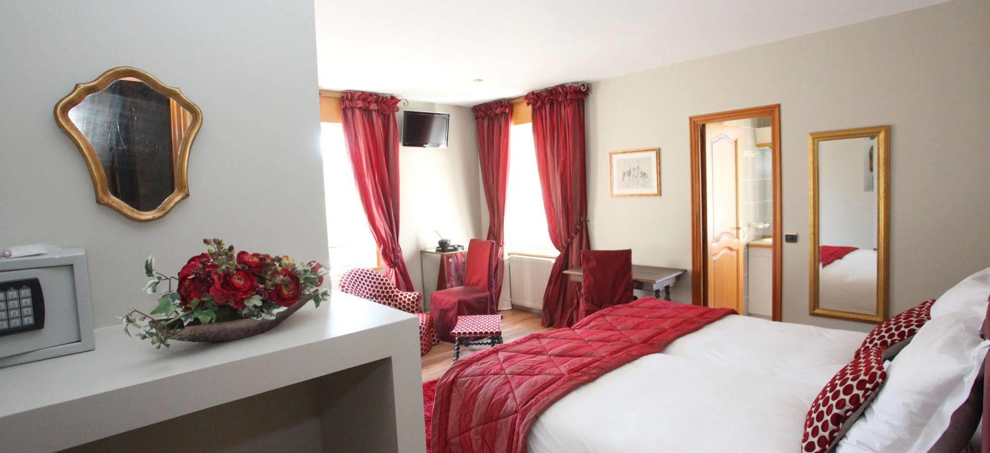 Saint Graal Bed & Breakfast Chamant Ngoại thất bức ảnh